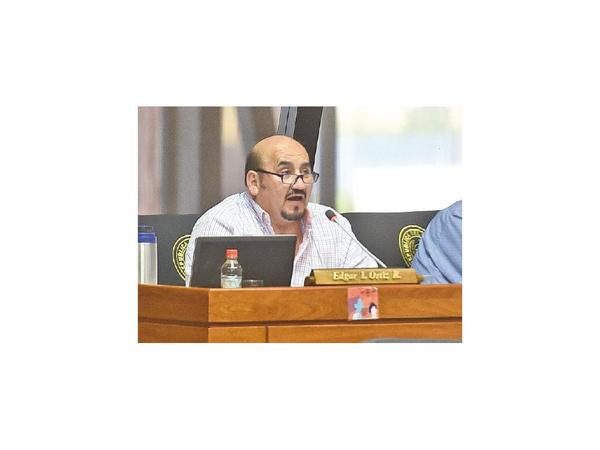 Diputado quiere obligar a estudiantes a beber cocido