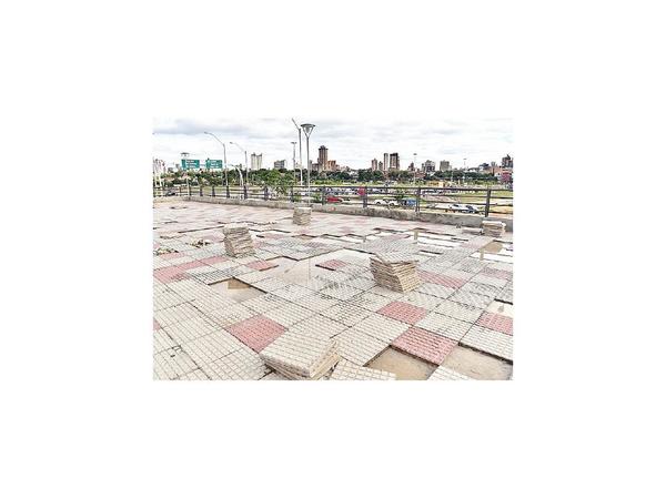 Cuestionan costo de la obra con fallas