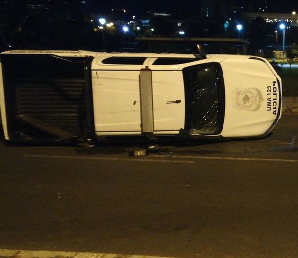 Accidente en la costanera deja policías heridos | Paraguay en Noticias