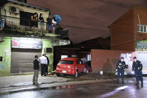 Conductor atropella y mata a una mujer | Paraguay en Noticias
