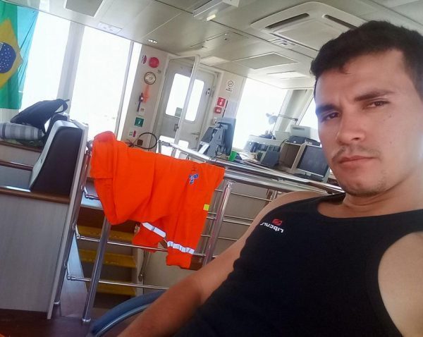 Desesperada búsqueda de un marinero paraguayo en Argentina