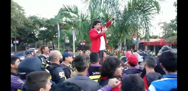 ¿De dónde sale dinero con que el concejal Kelembu hace “vito”?