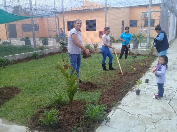 Centro penitenciario para mujeres apuesta al cuidado del ambiente » Ñanduti