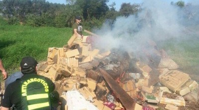 Fiscalía habría quemado carga de marihuana sin una orden judicial - ADN Paraguayo