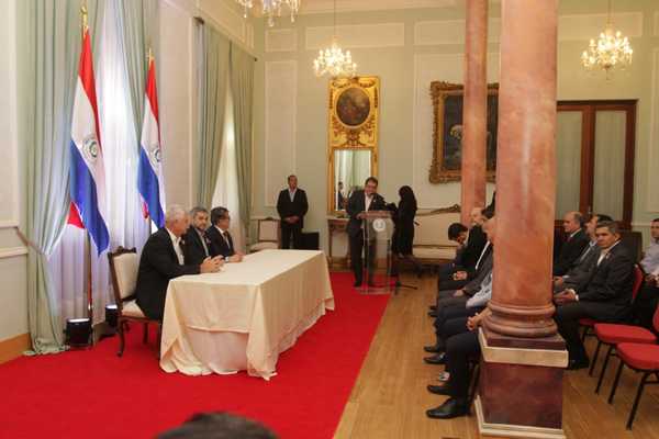 Gobierno pavimentará tramos de Misiones y Cordillera con apoyo de Yacyretá | .::Agencia IP::.