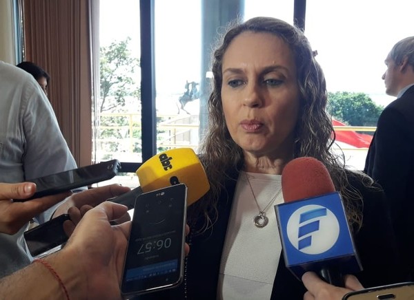 Piden más tiempo para debatir un controvertido tema - Radio 1000 AM