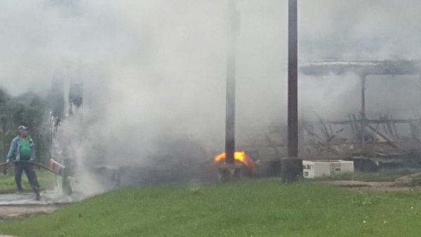 Se incendia bus en Villeta | Paraguay en Noticias 