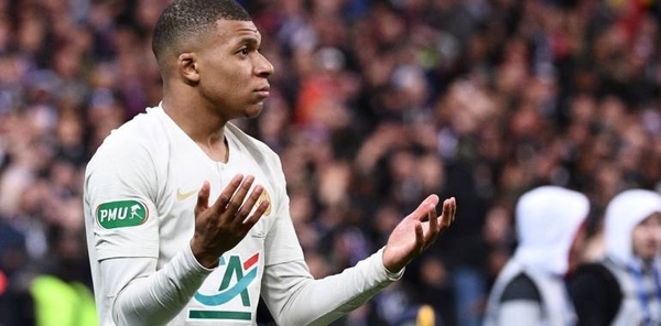 HOY / Castigan a Mbappé por patear a un rival