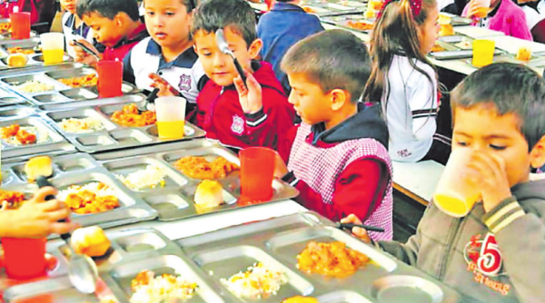 A dos meses del inicio de clases no llega el almuerzo escolar en CDE | Diario Vanguardia 12