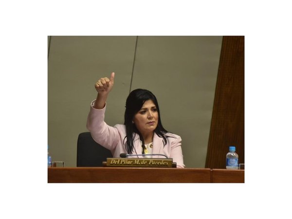 Rechaza la ley de paridad y "paquitas vip"