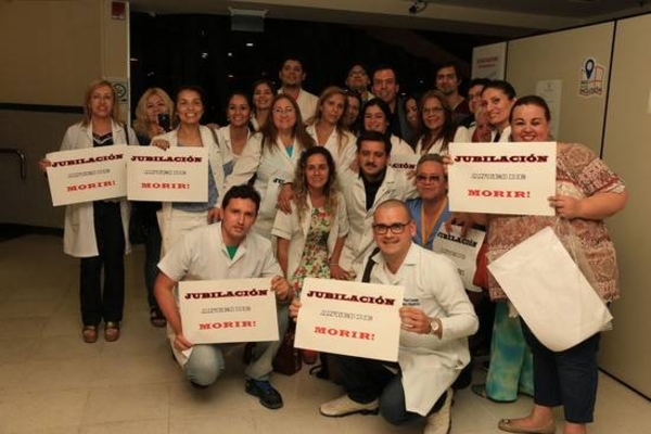 HOY / Plan de jubilación 'antes de morir' de médicos: hay plata para sustentarlo, dice experto