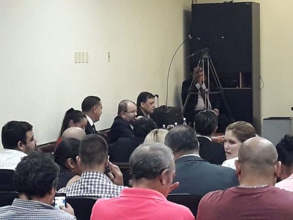 Fiscalía pide cuatro años de cárcel para Gabriela Quintana y Víctor Bogado - Radio 1000 AM