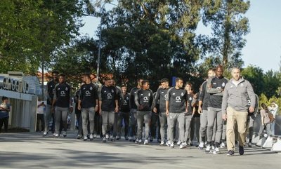 El plantel del Oporto visita a Casillas en el hospital - Deportes - ABC Color