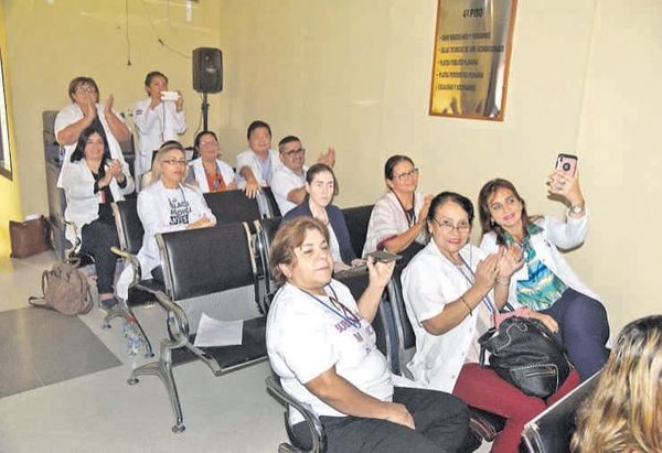 UIP rechaza “jubilación VIP” para médicos - Nacionales - ABC Color