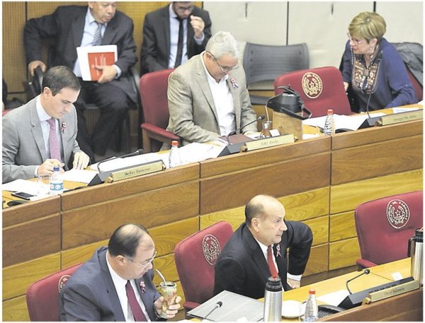 Piden aclarar caso Piñánez - Edicion Impresa - ABC Color