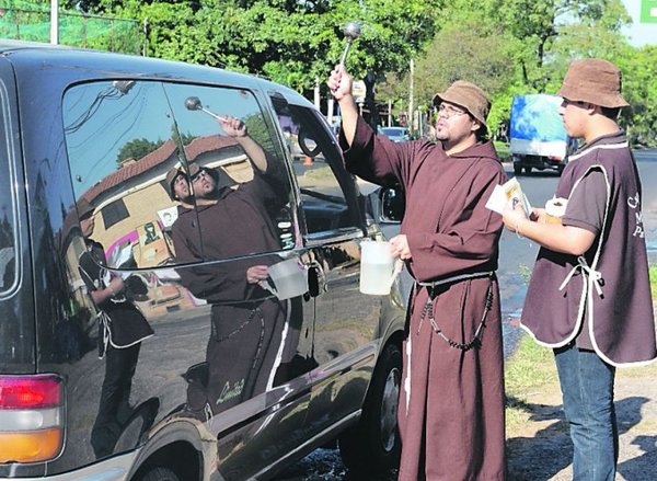 Capuchinos bendecirán vehículos en Avda. Perón - Edicion Impresa - ABC Color