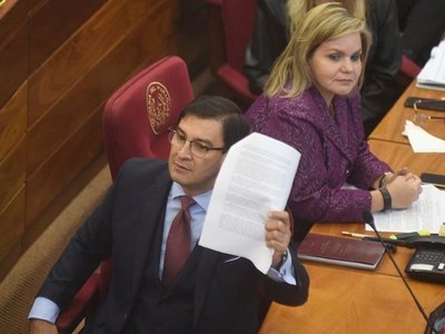 Titular del Congreso admite giro y se desinfla la mayoría