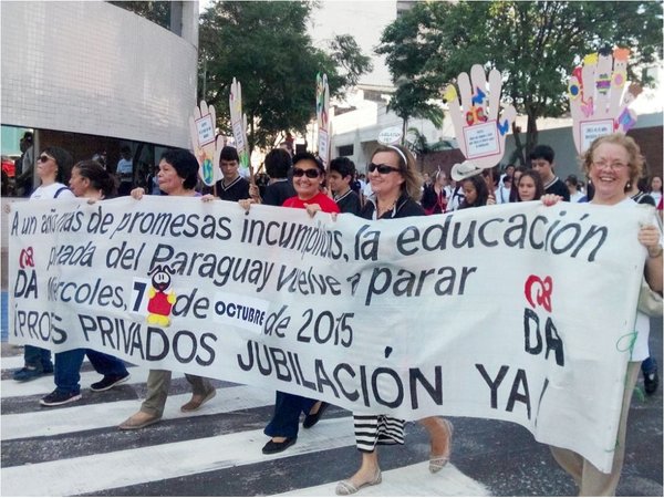 Hace 8 años, casi 170 profesores de colegios privados esperan la pensión
