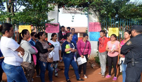 Rechazan cambios en escuela - Edicion Impresa - ABC Color