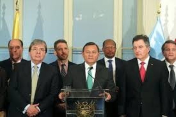 Apertura al diálogo internacional para superar crisis - Radio 1000 AM