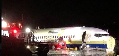 Un Boeing 737 se sale de pista y se posa en un río de EE.UU. - Internacionales - ABC Color