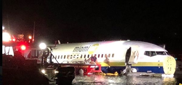 Un Boeing 737 se sale de pista y se posa en un río de EE.UU. - Internacionales - ABC Color