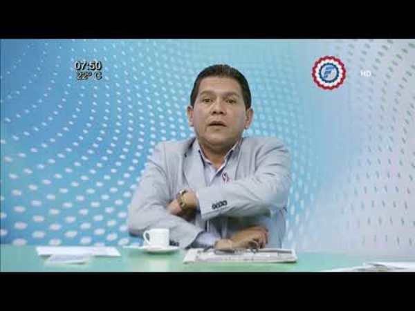 Tras accidente, aprovechan para robar bebidas alcohólicas.