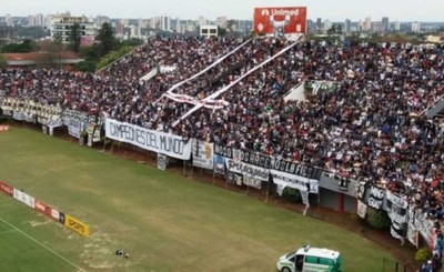 Fiesta franjeada en el Este en busca del "Tri"