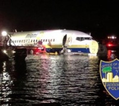 Boeing 737 con 143 personas a bordo cayó a un río  - Paraguay.com