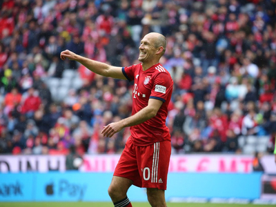 Bayern Múnich supera a Hannover y se mantiene arriba