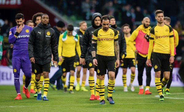 Dortmund empata y sirve el título al Bayern