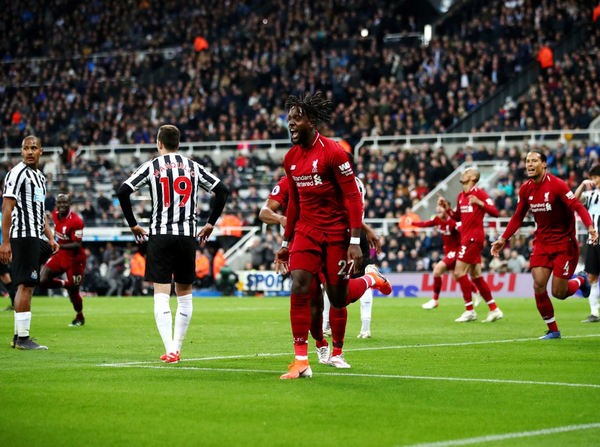 Liverpool despachó al Newcastle sobre la hora