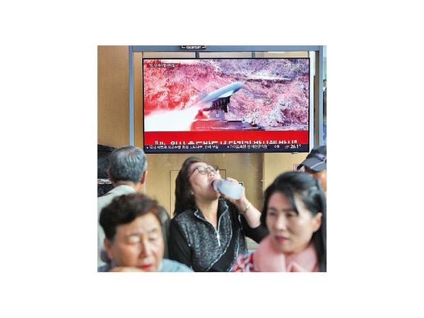 Norcorea dispara proyectiles y lanza duro mensaje a EEUU
