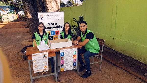 Personas con discapacidad y beneficiarios de votos en casa ya sufragan - ADN Paraguayo