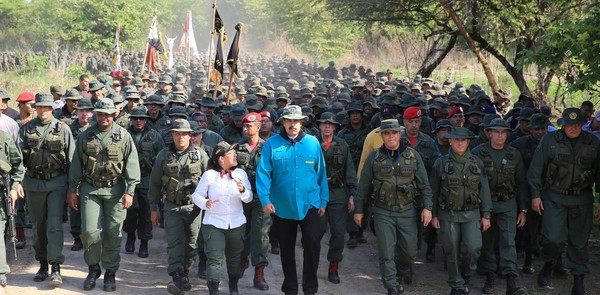 Maduro pidió a militares estar listos para defender al país de un ataque de EE.UU. - ADN Paraguayo