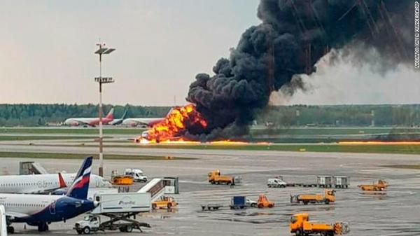 Al menos 13 muertos deja incendio de avión ruso - ADN Paraguayo