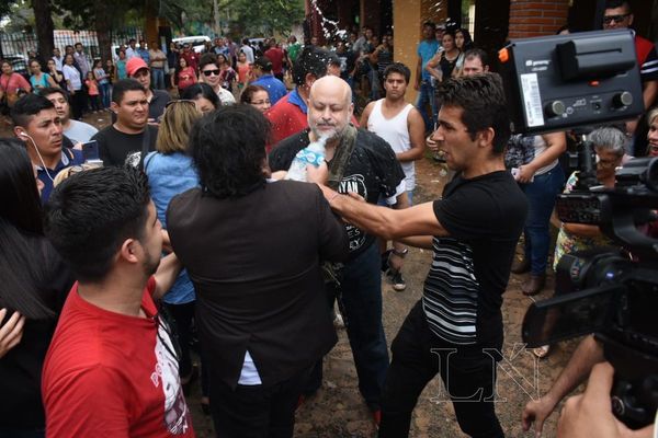 “Kelembú” arrojó agua a Payo, en Ciudad del Este