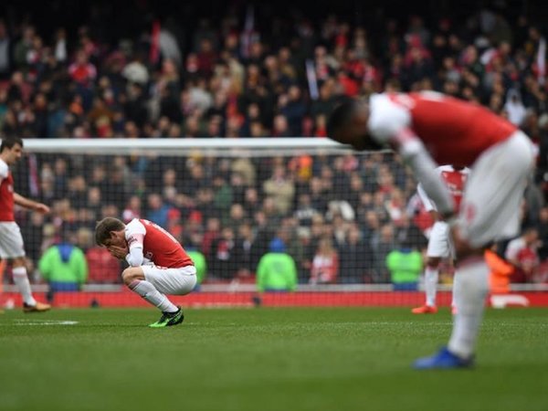 El Arsenal se queda virtualmente fuera de la pelea por la 'Champions'