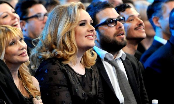 El ex esposo de Adele, Simon Konecki, envió mensajes secretos a su primera esposa en Navidad