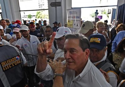 Alta participación de votantes en inicio de presidenciales en Panamá - Internacionales - ABC Color
