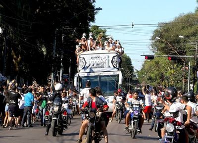 Domingo diferente de más festejos y algunas dedicatorias