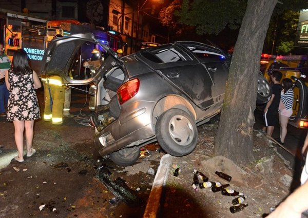 Un muerto en aparatoso choque - Nacionales - ABC Color