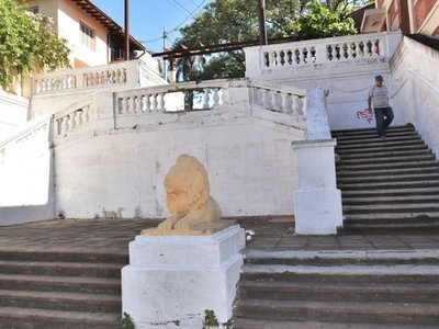Monumentos sufren vandalismo y afean la imagen de Asunción