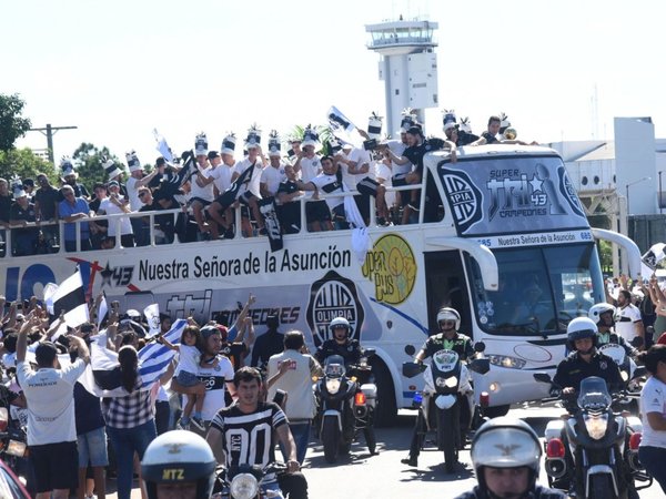 Multitudinaria caravana