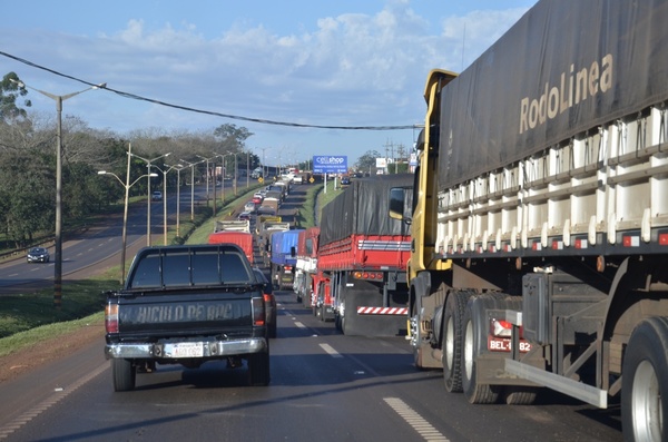 Camioneros anuncian nuevo cierre de ruta, en Emboscada - ADN Paraguayo