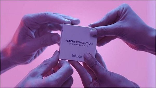 Un preservativo que se abre a cuatro manos por el mutuo acuerdo » Ñanduti