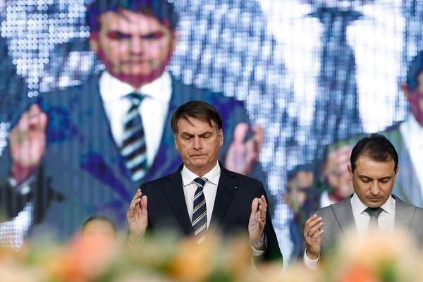Bolsonaro, en pie de guerra con el mundo de la cultura y la educación - ADN Paraguayo