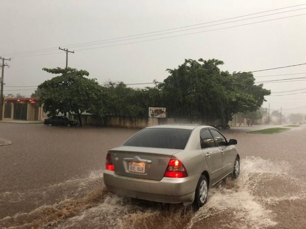 Cortes de luz e inundaciones tras intensas lluvias