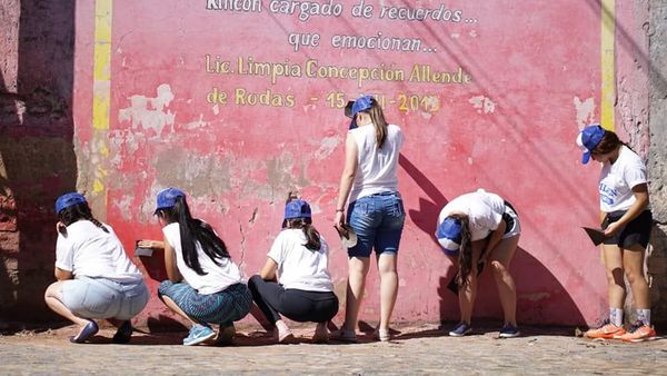 Voluntarios pintan Loma San Jerónimo - Nacionales - ABC Color
