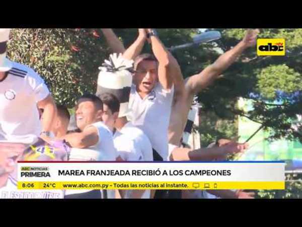 Marea franjeada recibió a los campeones - Tv - ABC Color